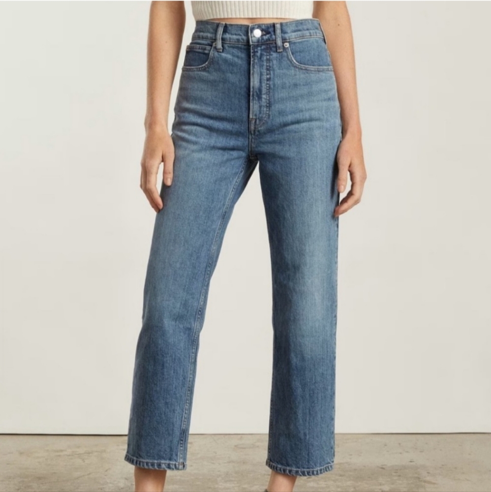 Everlane High-Rise Straight Jeans in Medium Blue